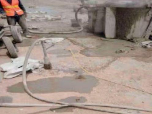 兴仁水泥混凝土路面板底注浆技术 路面脱空注浆整治方案